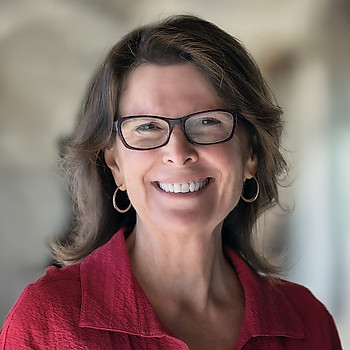 Portrait of Laura Lichtenstein, Associate Broker